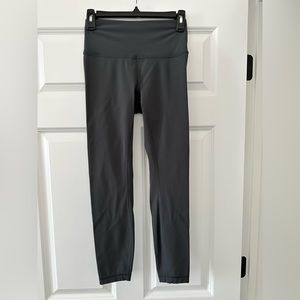 Lululemon, high rise tight, size 6, dark gray